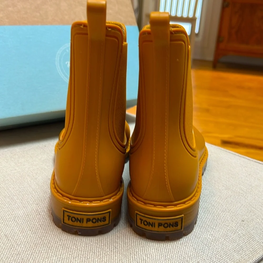 Toni Pons Rain Ankle Boot in Ocre, U.S. Size 8 - Picture 4 of 8